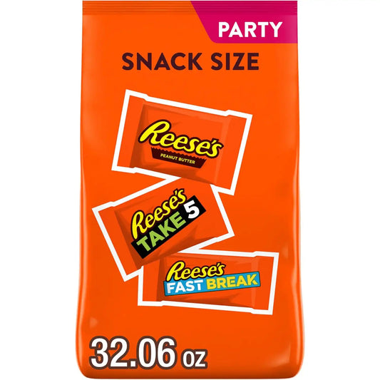 REESE'S Assorted Chocolate and Peanut Butter Snack Size, Candy Party Pack, 32.06 oz